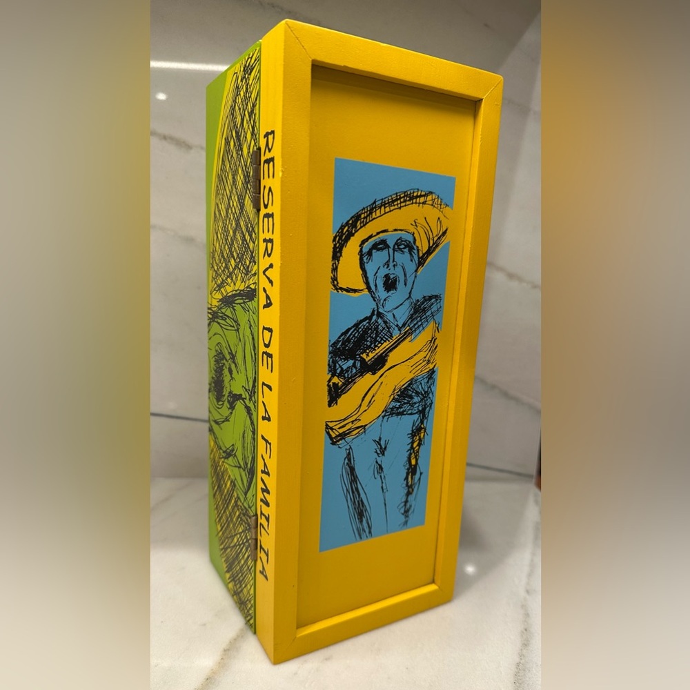 Jose Cuervo Tequila Reserva De La Familia Collector Box 2001 Gironella Parra